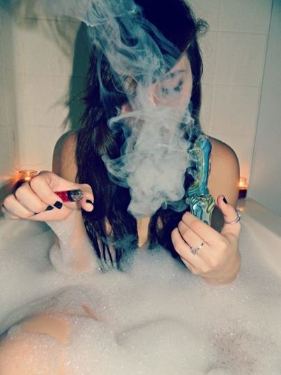 Cum in My bath tub and get high with Me