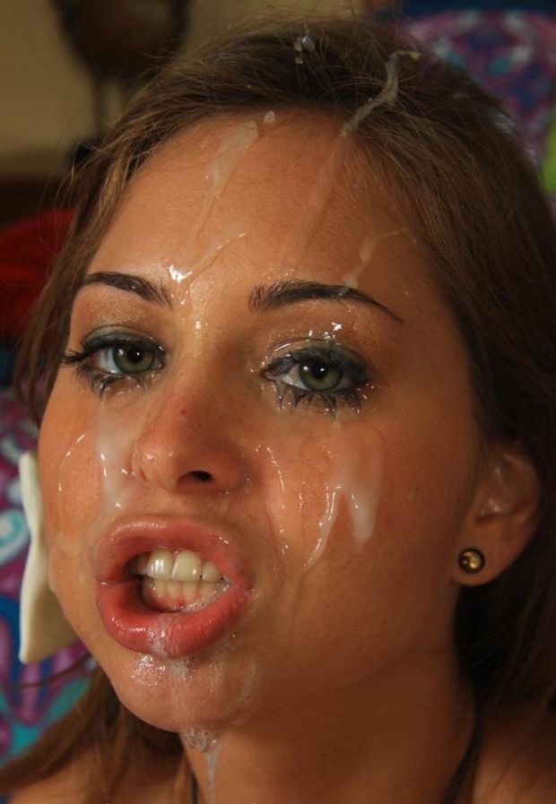 Riley Reid gets plastered!