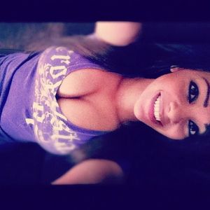 Holy shit this girl needs to be bouncing on my cock right now!