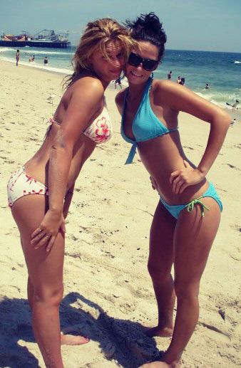 Sexy bikini girls