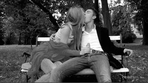 teen fuck in the park - kissing and handjob