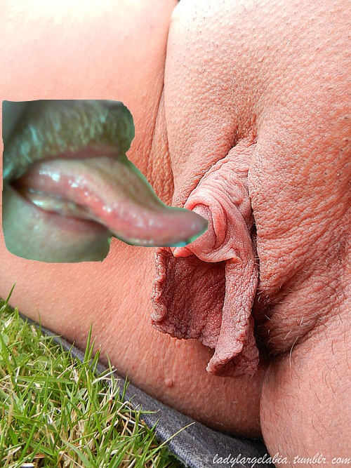 mmmm un rêve, pouvoir lécher cette magnifique chatte et clitoris

mmmm a dream, to be able to lick that beautiful pussy and clitoris