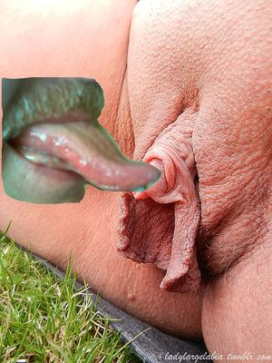mmmm un rêve, pouvoir lécher cette magnifique chatte et clitoris

mmmm a dream, to be able to lick that beautiful pussy and clitoris