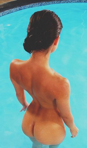 Un bañito en la piscina antes de comer