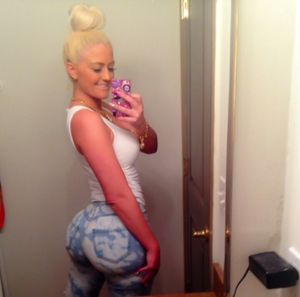 Big ass in tight jeans selfshot