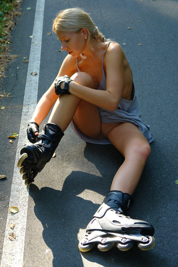 Correct rollerblading...