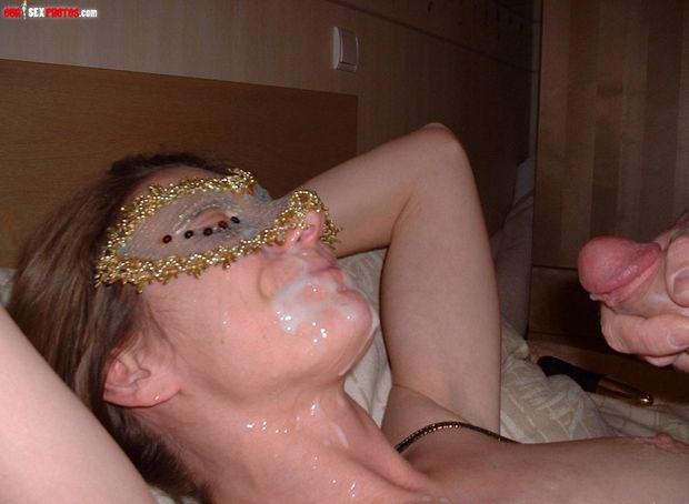 #Hotwife - she is married & dating „,