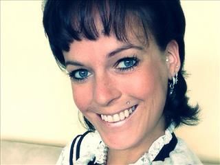 Entsaftungsgarantie !Alter: 28, Haarfarbe: Dunkelblond, Figur: SchlankHobbys: Reiten, singen, tanzen, Unternehmungen, Auto fahrenWas mache ich vor der Cam?Chatten / Flirten,Dirty-Talk,Dessous,Lack / Leder,Striptease,Toys,Ich befehle...,Selbstbefri... Cont