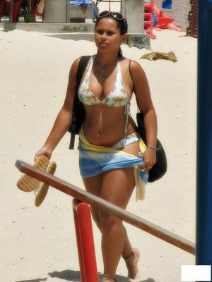 beach pe agar iski chudai karne ko mil jaye to maja aa jaye bhai.... Visit Our Website