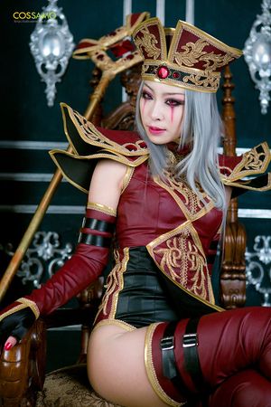 Blood Elf Paladin Cosplay