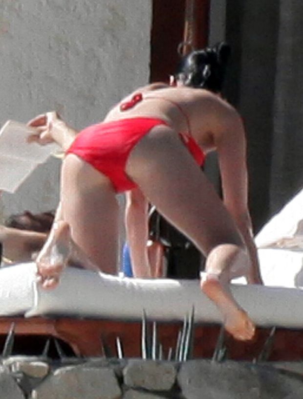 Nice Katy Perry shot of her ass in red bikini