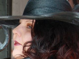 Lady-Ambrosya hat 1 neues Video im Private Shop hochgeladen