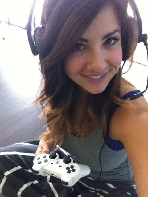 Ahh the cute nympho gamer...the most awsome type of girl ever