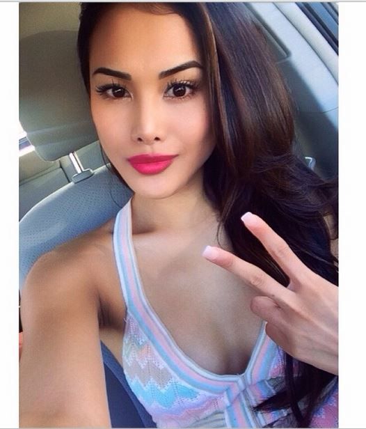 diep tran peace sign