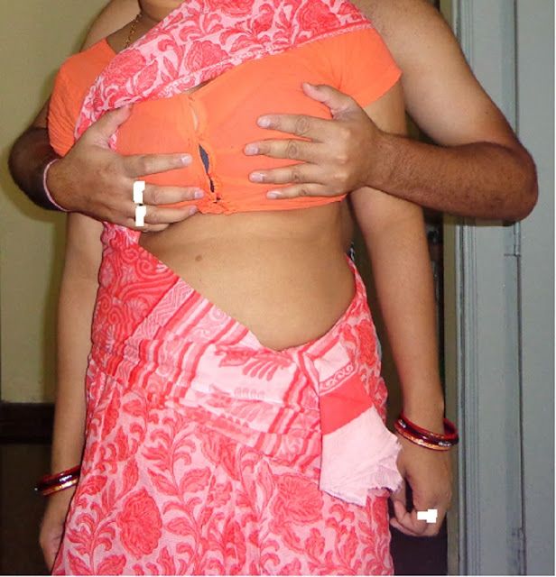 big breasts indian bhabhi removes blouse getting nude for pocket money -