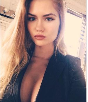 alexandria morgan cleavage