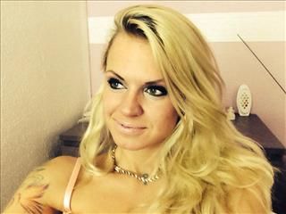 sexyJoleen hat 2 neue Bilder im Profil!