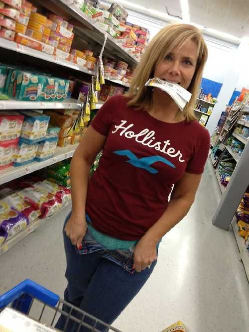 Blue panties...The post Blue panties… appeared first on Milf.