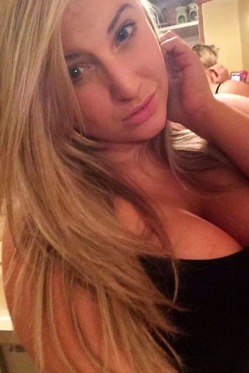 Sexy Blonde Babe