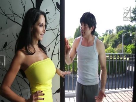 Cougars likes to dance