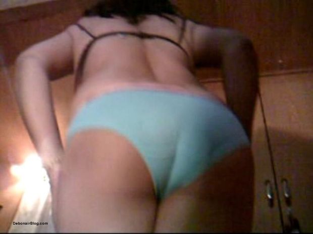 My wife yammy ass..... Visit Our website