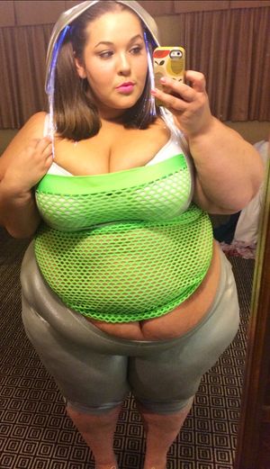 Gorgeous bbw in a pic