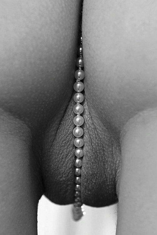 B&W