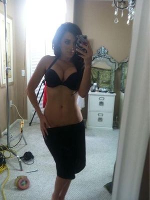 Her hot selfshots