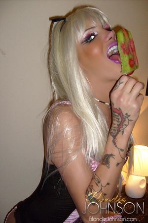 TS Blondie Johnson has an awesome body