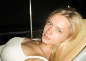 selfshot blonde nice breats