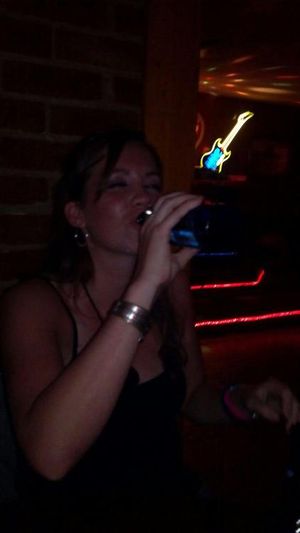 Hot babes masturbating with random toys live on webcam FREE...