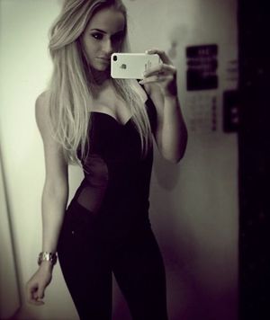 Fitness model Anna Nystrom looking fiercely hot.