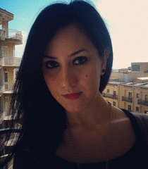 ono Giusy ho 23 anni e vivo in Sicilia. Lavoro come animatrice per bimbi agli eventi perchè penso siano una delle cose più belle al mondo, n