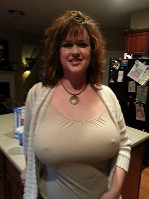 Sultry MILF Knows How to Have a Good Time