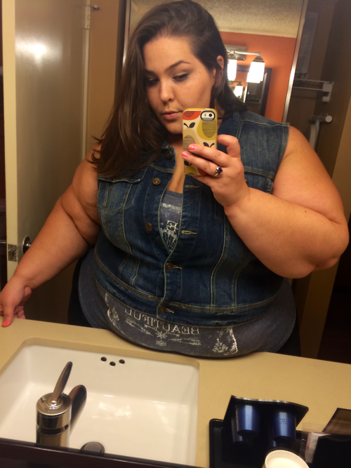 Beautiful full-figured in picture