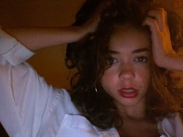 Sarah Hyland Cell Phone Pics