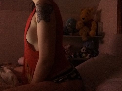 Reblog
satansonenightstand.tumblr.com
I love this shirt (mainly...