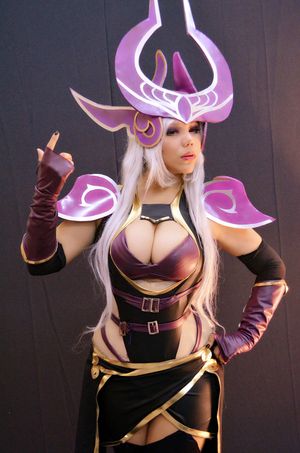 dark sovereign Syndra by dashcosplay