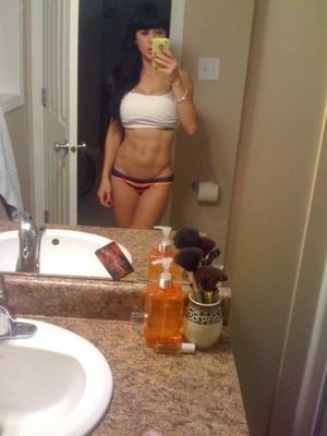 Her hot selfshots