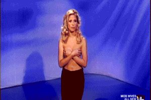 Sarah Michelle Gellar holding her boobs - Holding Your Own Boobs Magazine