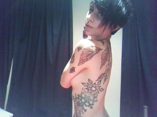 Reblog 
ichbinfred.tumblr.com

A great submission, thank you...