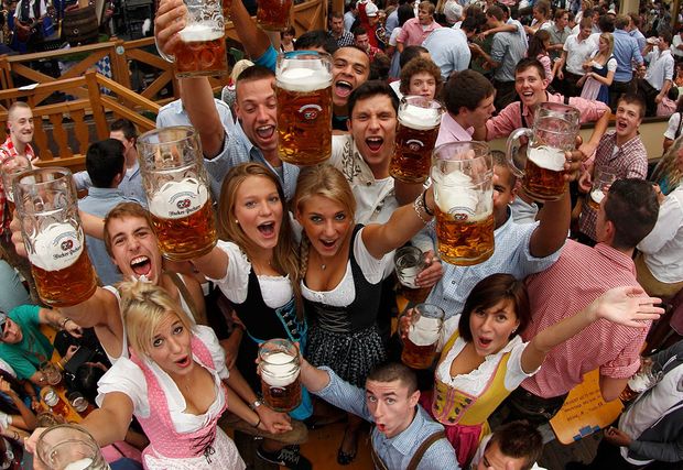 Oktoberfest babes