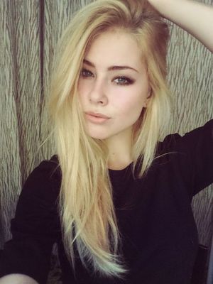Another blonde's pretty face