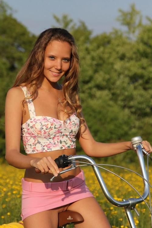 Upskirt Pussy Pics