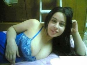 Desi Sexy boobs (वक्ष)