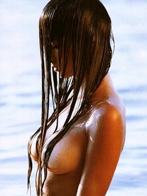 Gisele Bündchen hot wet photo