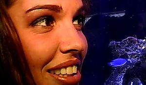 TAYLOR HAYES 11 24min