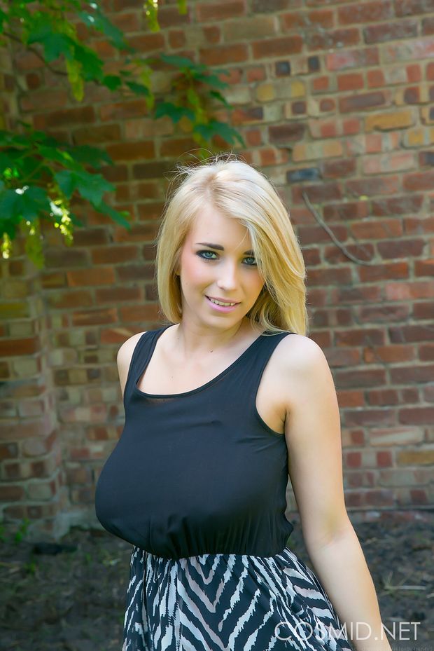 Jodie Piper Outdoor Cosmid