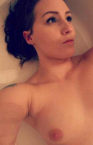 Reblog biandwet.tumblr.com Not showing much, but I missed...