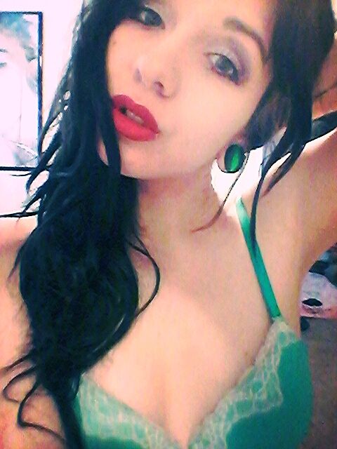 Reblog 
cobrasinwonderlandeveryday.tumblr.com
Hi.

Well hey you,...